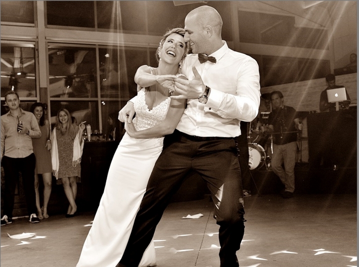 דנסארט - בית ספר לריקודים סלוניים  ולטיניים - ריקוד חתונה 