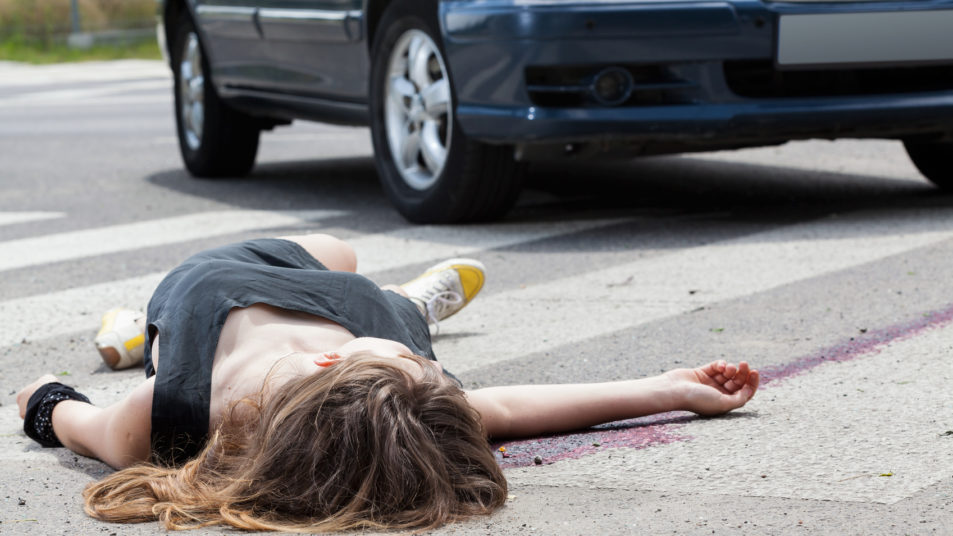 Una mujer en el suello después de ser atropellada en Seattle