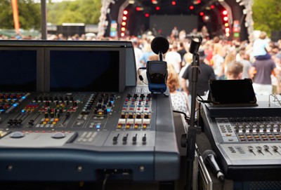 DJs with mobile entertainment system | A&B Entertainment Disc Jockey Services CT
