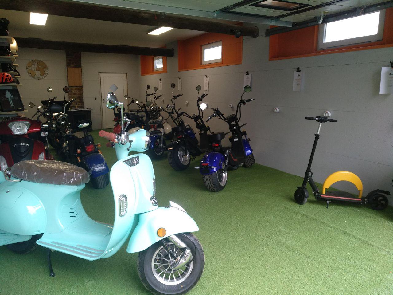 foto showroom hercules e-scooter
