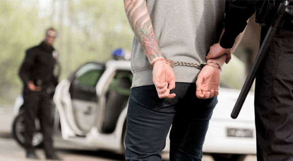 Un hombre arrestado por un delito de tráfico de drogas